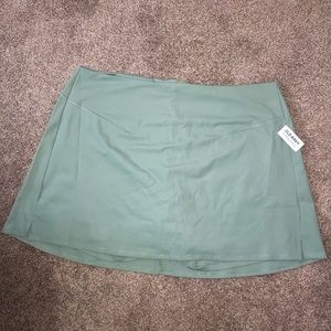 NWT Skort